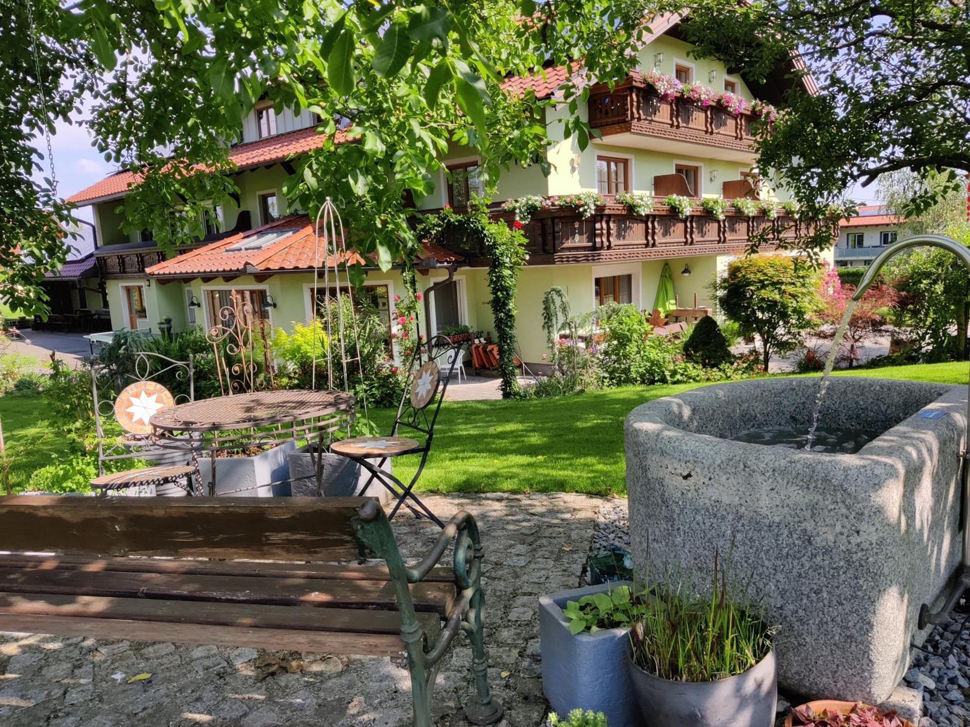 Pension Holzapfel Sankt Georgen im Attergau Kültér fotó